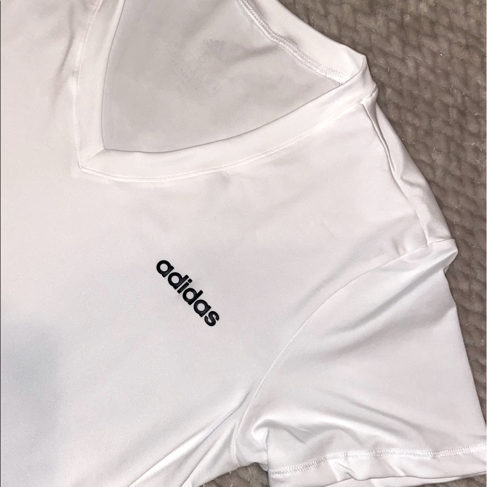 🆕 Adidas Dri-Fit Top 🖤🤍